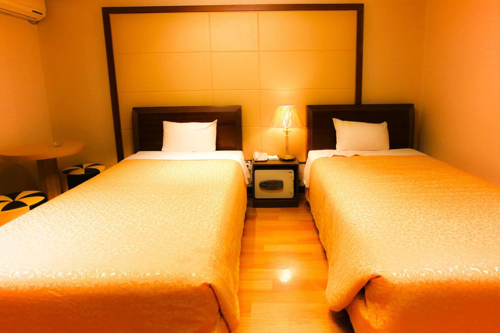 Namdaemun Palace Hotel Seoul Bagian luar foto